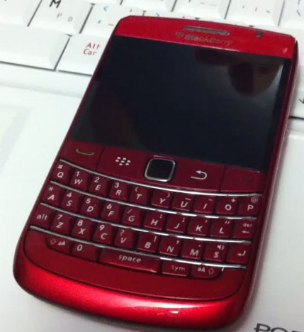 BlackBerry Bold 9780 in red