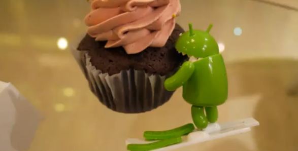 Android eating cupcake
