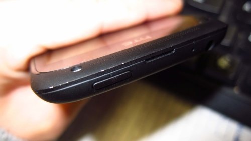 htc-one-S-chip-flaw-nick-coating